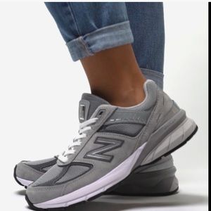 Women’s New Balance 990 v5 Sneaker